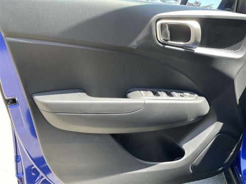 New 2025 Hyundai Venue SE image 16