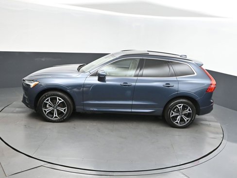 Used 2022 Volvo XC60 B5 Momentum w/ Climate Package image 32