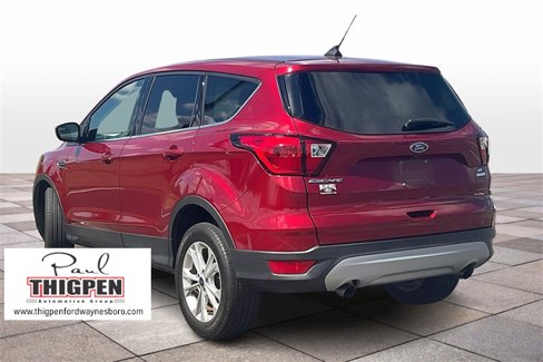 Used 2019 Ford Escape SE image 2