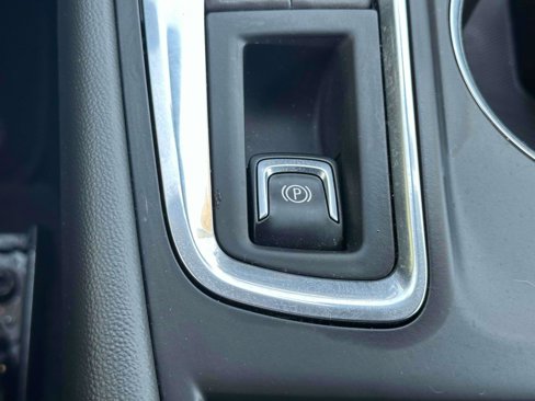 Certified 2022 GMC Terrain SLE w/ Driver Convenience Package image 50