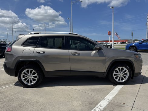 Used 2020 Jeep Cherokee Latitude image 3