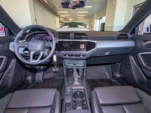 Certified 2025 Audi Q3 2.0T Premium image 40