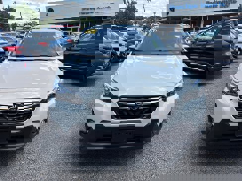 Used 2023 Subaru Crosstrek 2.0i Premium image 2