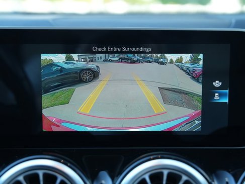 Certified 2021 Mercedes-Benz GLB 250 4MATIC w/ Premium Package image 29