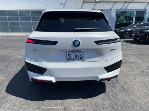 Used 2022 BMW iX xDrive50 w/ Sport Package image 4