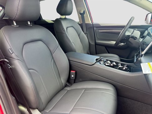 New 2025 VinFast VF 8 Eco image 28