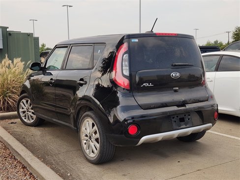Used 2017 Kia Soul + image 6