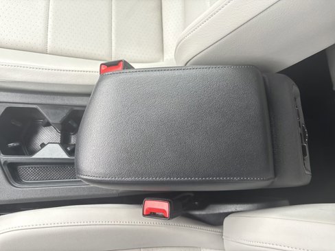 Used 2019 Volkswagen Tiguan SE image 19