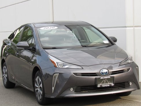Certified 2020 Toyota Prius LE image 2