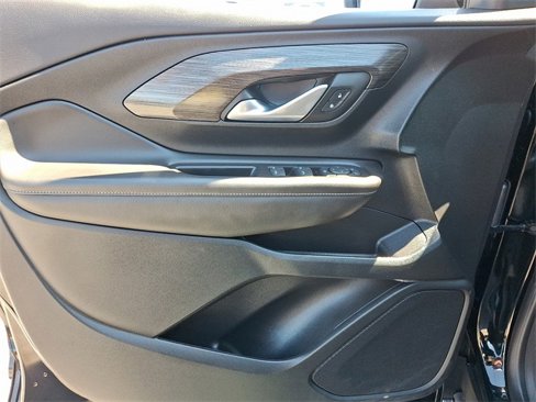 Certified 2022 GMC Terrain SLE image 12