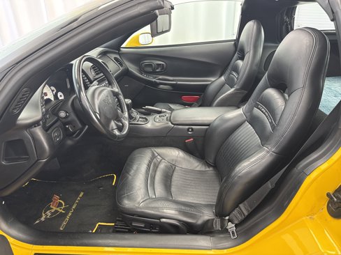 Used 2001 Chevrolet Corvette Coupe w/ Preferred Equipment Group2 image 7
