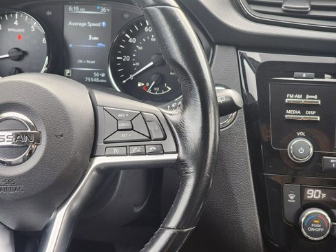 Used 2017 Nissan Rogue SV image 13