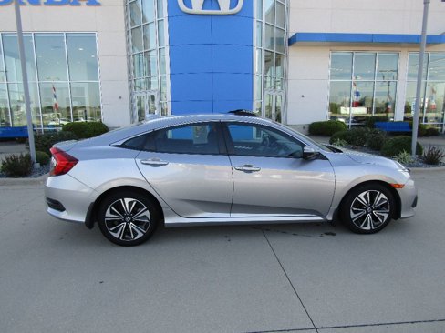 Used 2017 Honda Civic EX-T image 4
