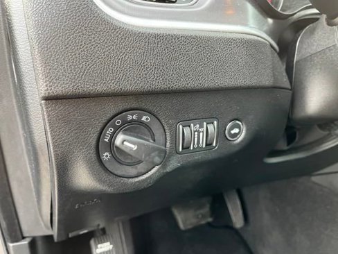 Used 2022 Dodge Charger SXT image 15