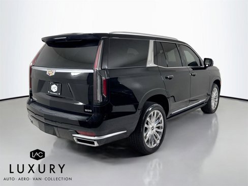 Used 2022 Cadillac Escalade Premium Luxury w/ Performance Package image 4
