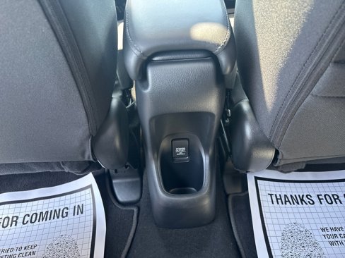 Used 2018 Honda HR-V EX image 36