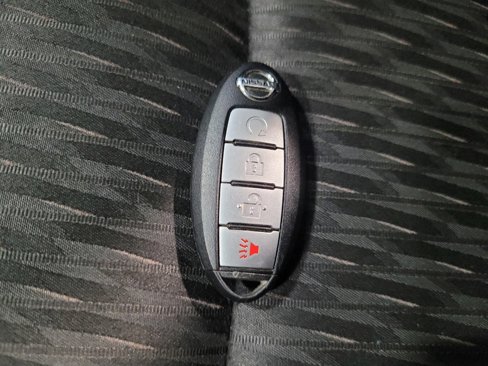 Used 2017 Nissan Rogue SV image 32