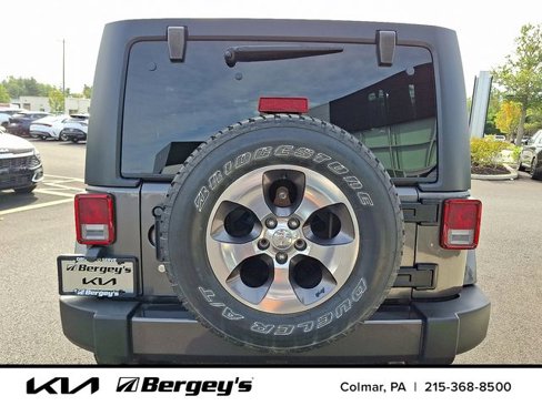 Used 2016 Jeep Wrangler Unlimited Sahara w/ Dual Top Group image 5