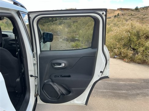 Used 2021 Jeep Renegade Latitude image 26