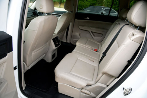 Used 2020 Volkswagen Atlas SE w/ Panoramic Sunroof Package image 34