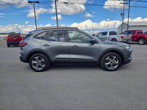 Used 2025 Ford Escape ST-Line Select image 2