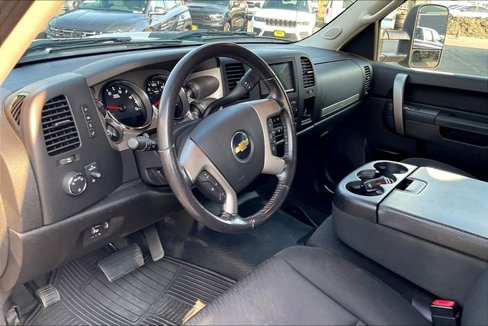 Used 2011 Chevrolet Silverado 2500 LT w/ Interior Plus Package image 11