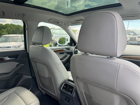 Used 2016 Audi Q5 2.0T Premium Plus w/ Technology Package image 17