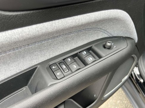 Used 2023 Jeep Compass Latitude w/ Sun and Sound Group image 20