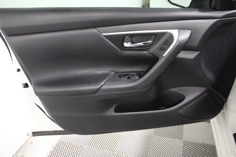 Used 2018 Nissan Altima 2.5 SV image 3