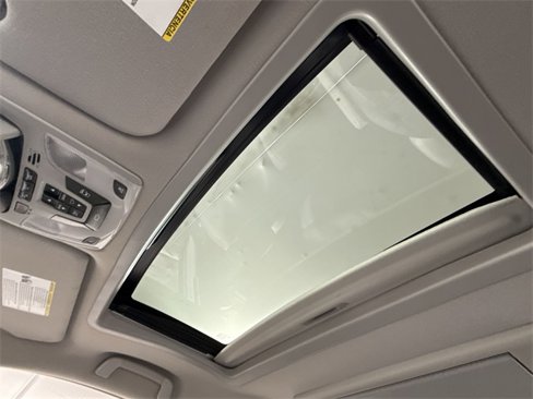 Used 2014 Toyota Sienna Limited image 26