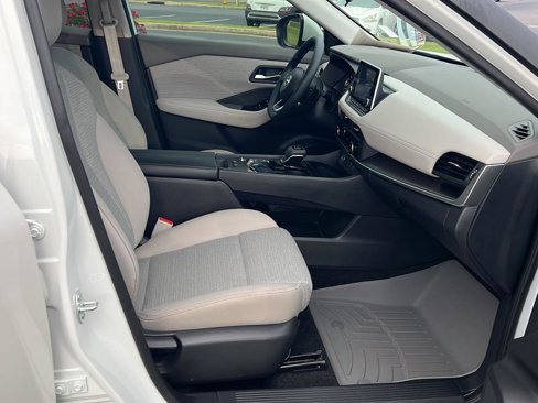 Used 2023 Nissan Rogue SV image 13