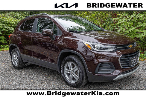 Used 2022 Chevrolet Trax LT w/ LT Convenience Package image 1