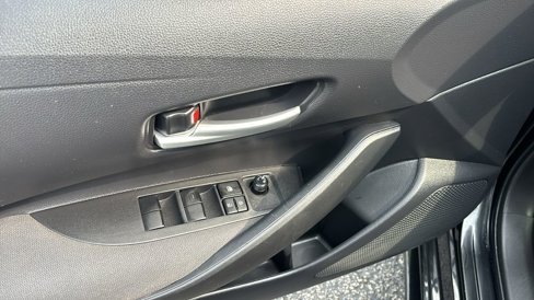 Used 2021 Toyota Corolla LE image 14
