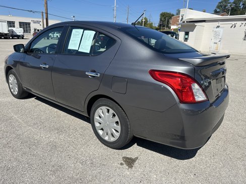 Used 2018 Nissan Versa SV image 5