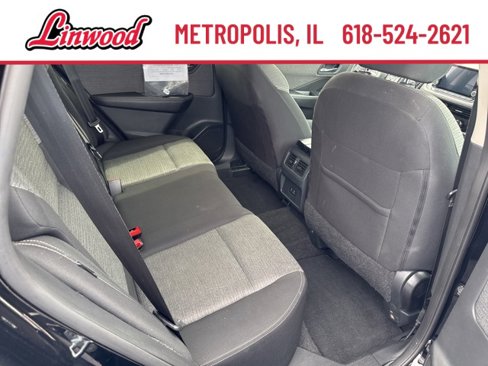 Used 2023 Nissan Rogue SV image 9