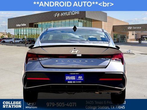 Used 2025 Hyundai Elantra Sport image 6