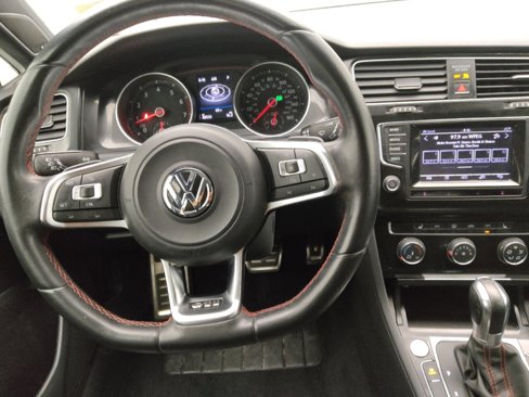 Used 2015 Volkswagen GTI SE image 22