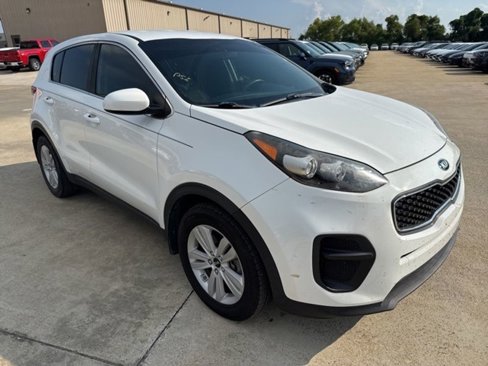 Used 2019 Kia Sportage LX image 3