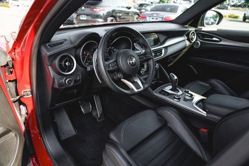 Used 2022 Alfa Romeo Stelvio Veloce image 16
