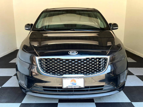 Used 2017 Kia Sedona LX image 2