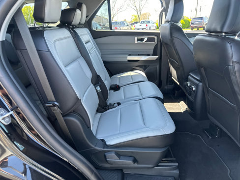 Used 2021 Ford Explorer XLT w/ Equipment Group 202A image 35