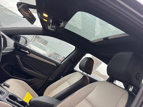 Used 2021 Volkswagen Jetta R-Line w/ R-Line Cold Weather Package image 11