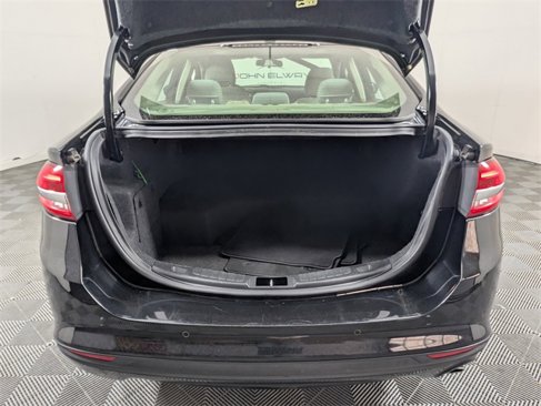 Used 2017 Ford Fusion SE image 5