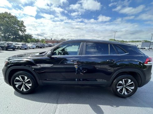 Used 2024 Volkswagen Atlas Cross Sport SE image 4