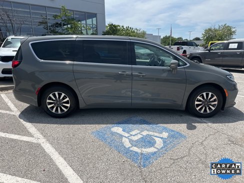 Used 2022 Chrysler Pacifica Touring-L image 35