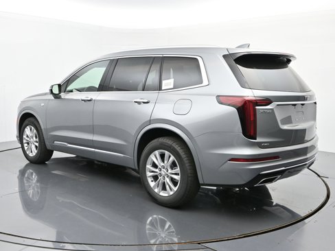 New 2025 Cadillac XT6 Luxury image 3