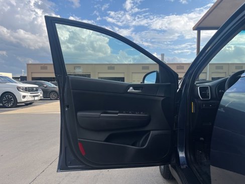 Used 2020 Kia Sportage LX image 31