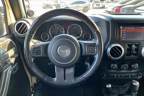 Used 2011 Jeep Wrangler Unlimited Rubicon image 5