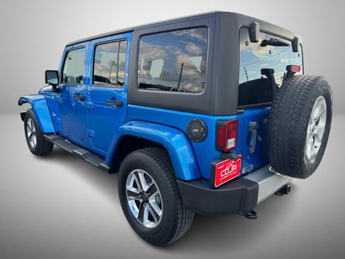 Used 2015 Jeep Wrangler Unlimited Sahara w/ Connectivity Group image 4