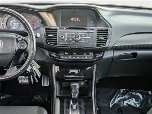 Used 2017 Honda Accord Sport image 14